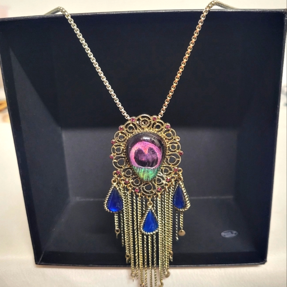 Betsey Johnson Signed Peacock Feather Pendant Faux Cabochon Blue Necklace